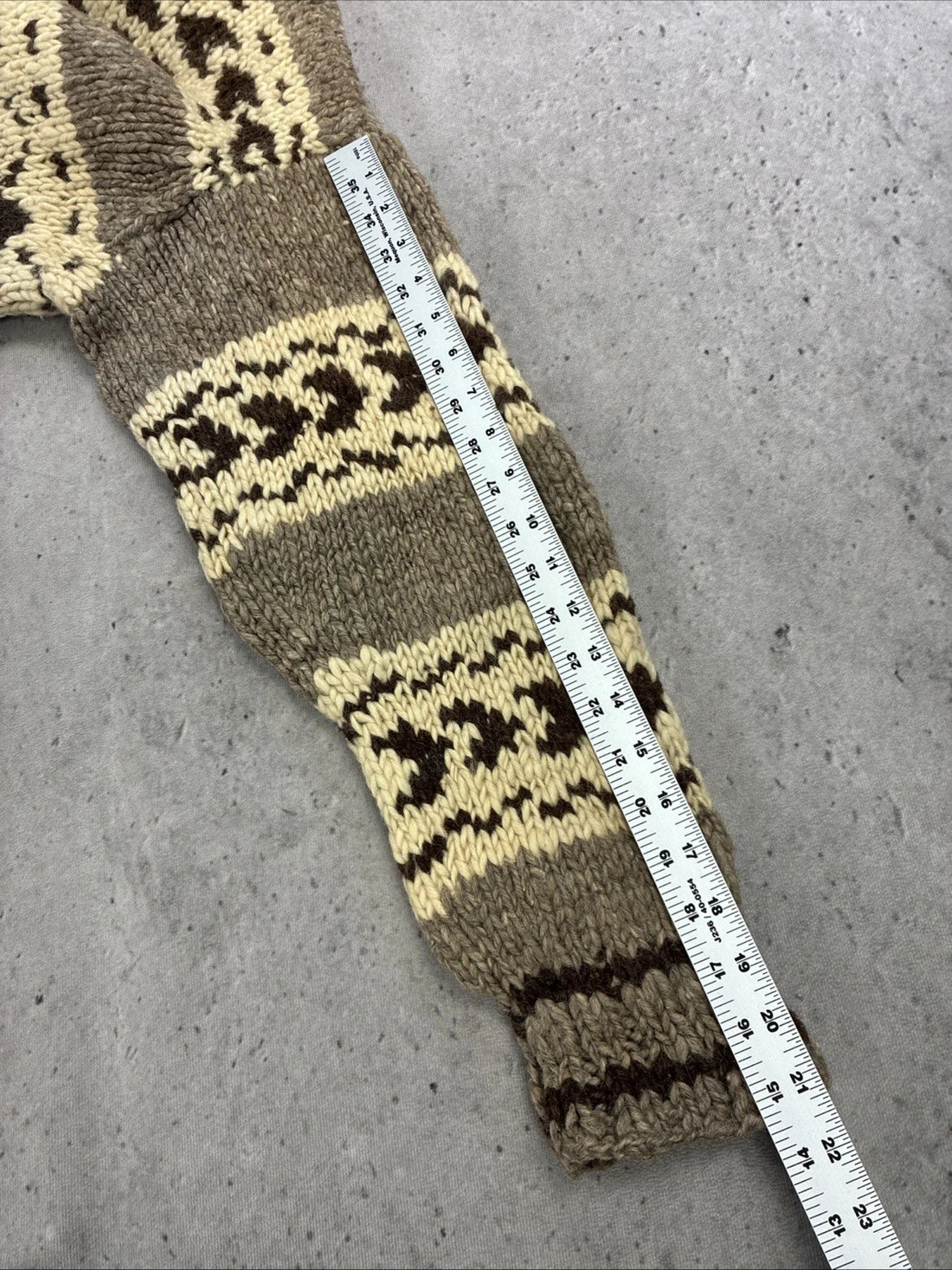 Wool Knit Cowichan Sweater Size Medium Vintage