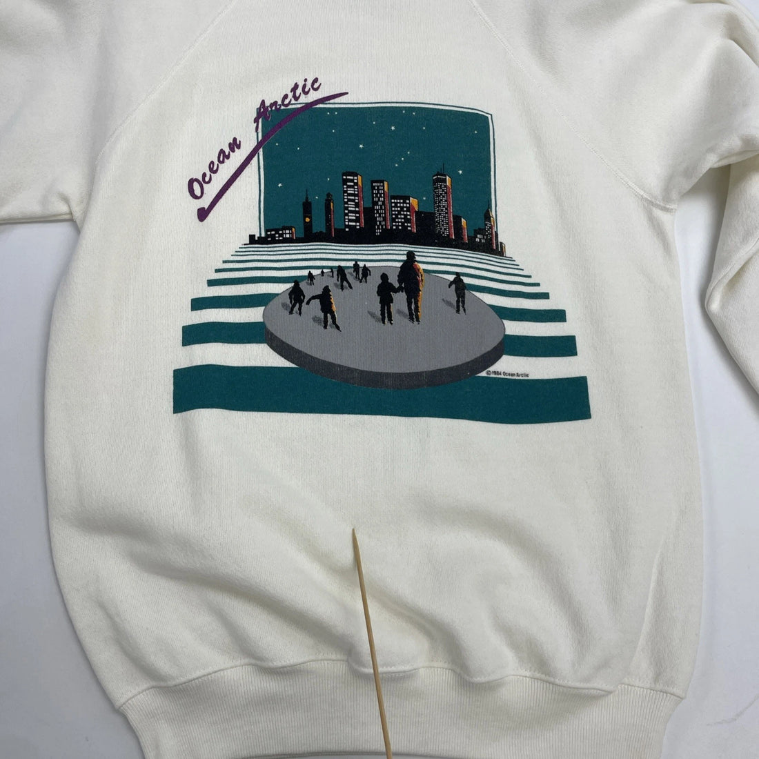Vintage Ocean Arctic Skating City Skyline Crewneck Sweatshirt Size Medium 80s