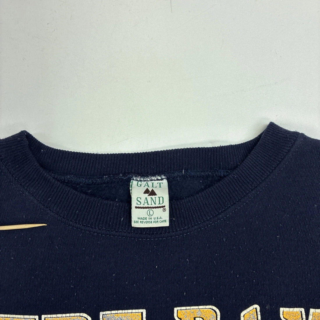 Vintage Notre Dame Fighting Irish Crest Crewneck Sweatshirt Size Large 90s NCAA