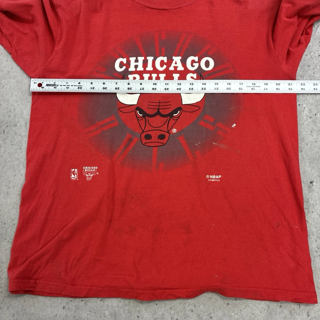 Chicago Bulls T-Shirt Size Large NBA