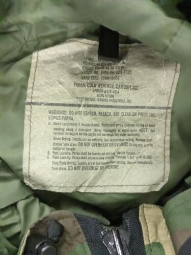 Vintage Military Camouflage Cold Weather Parka Jacket Pants Size Large Full Set