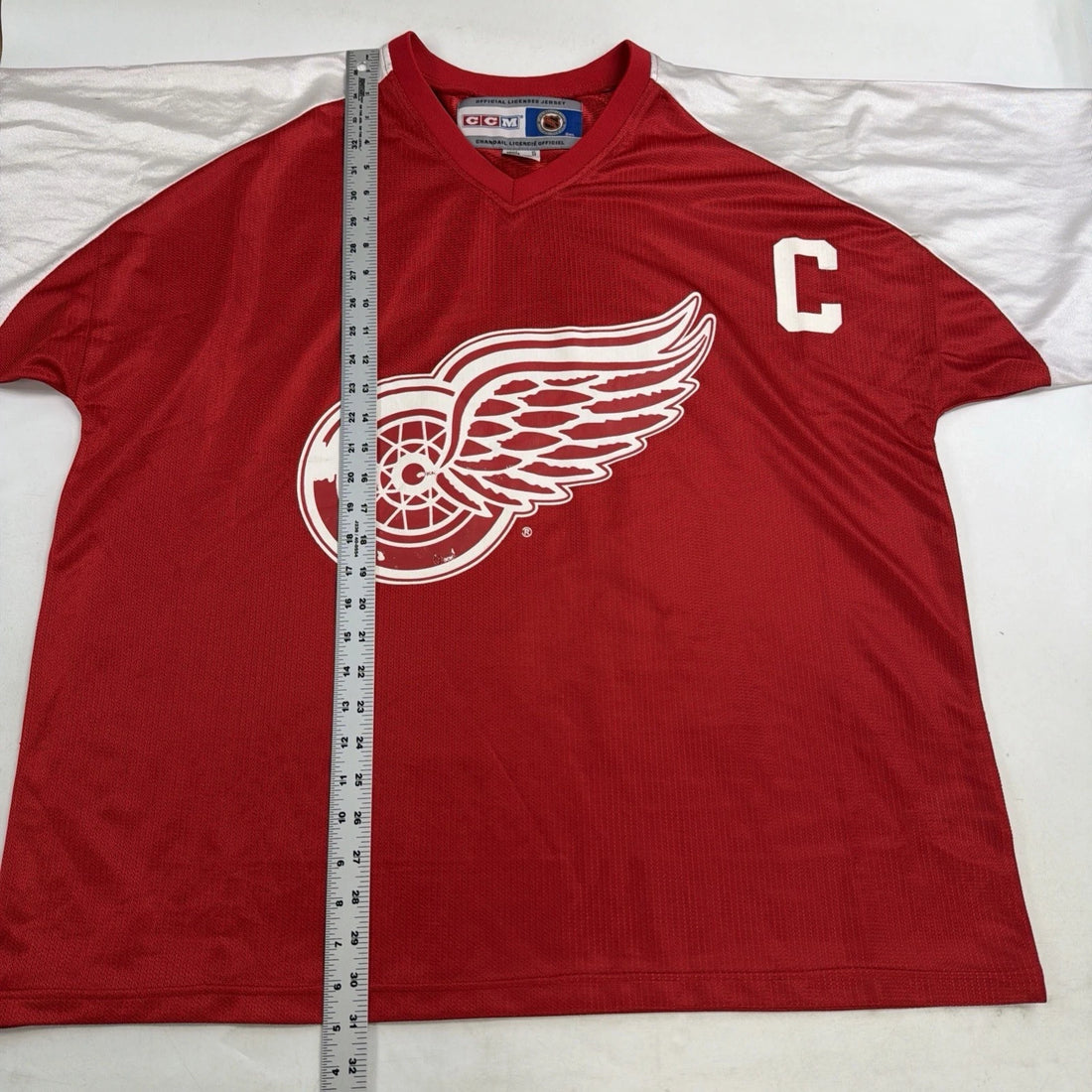 Vintage Detroit Red Wings Steve Yzerman CCM Hockey Jersey Size XL NHL
