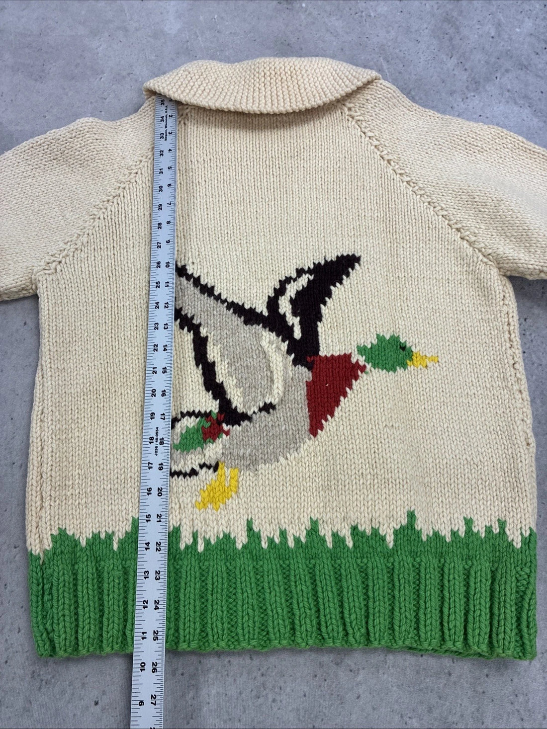 Duck Pheasant Wool Knit Cowichan Sweater Size Small Vintage