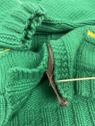 Vintage Farm Barn Wool Knit Cowichan Cardigan Sweater Medium Green Lightning Zip