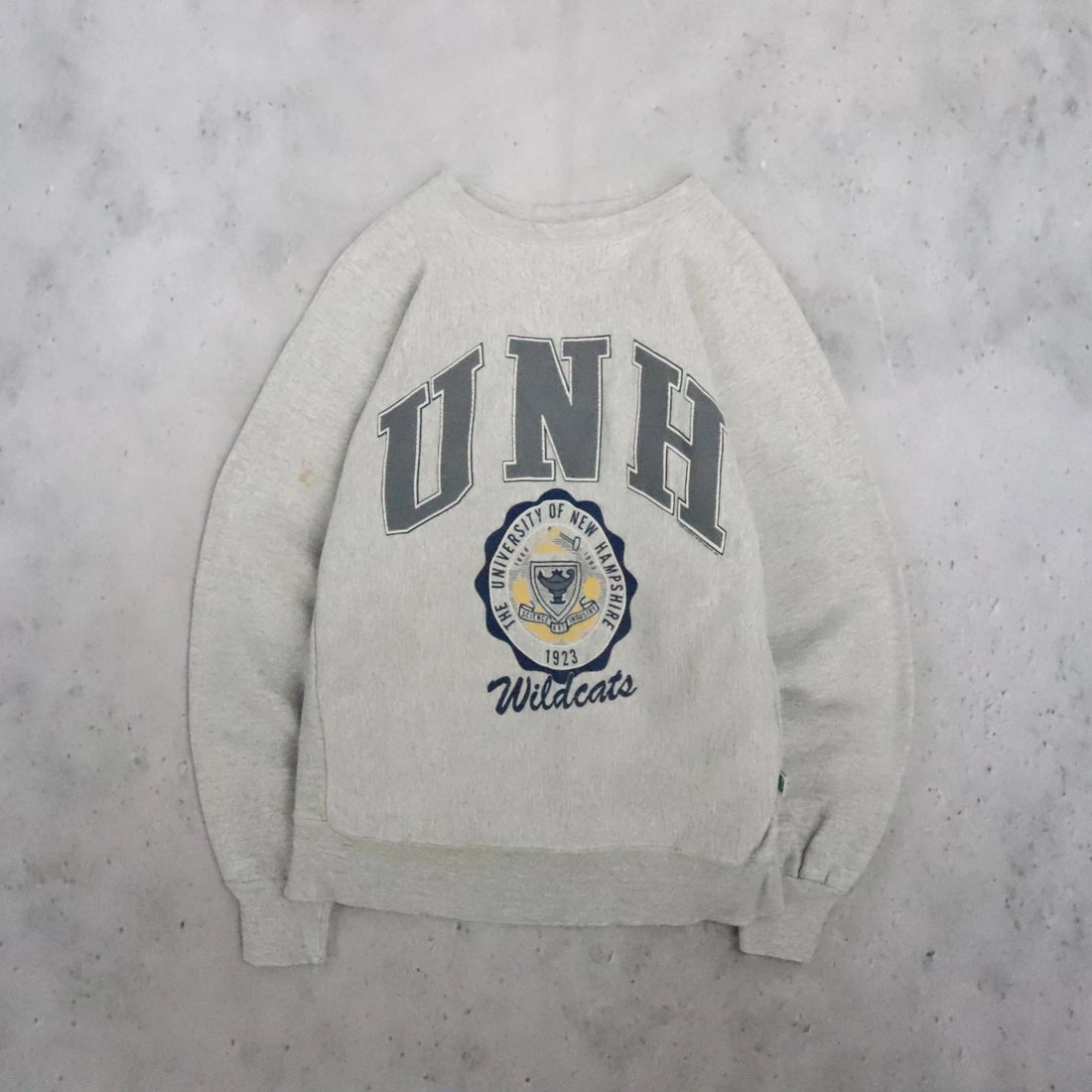 Vintage UNH Wildcats Crest Crewneck Sweatshirt Size Large 90s NCAA
