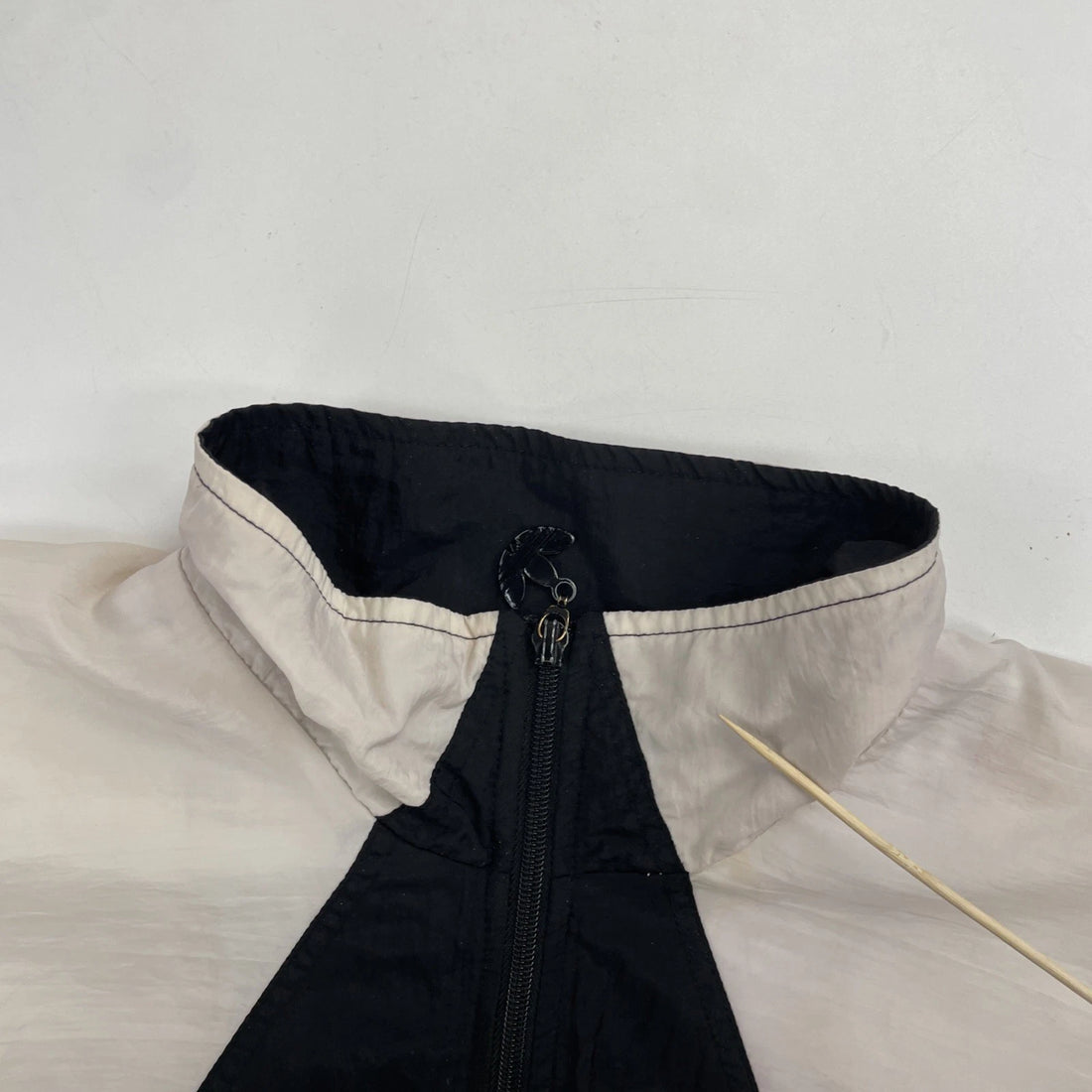 Vintage Adidas Windbreaker Light Jacket Size Medium