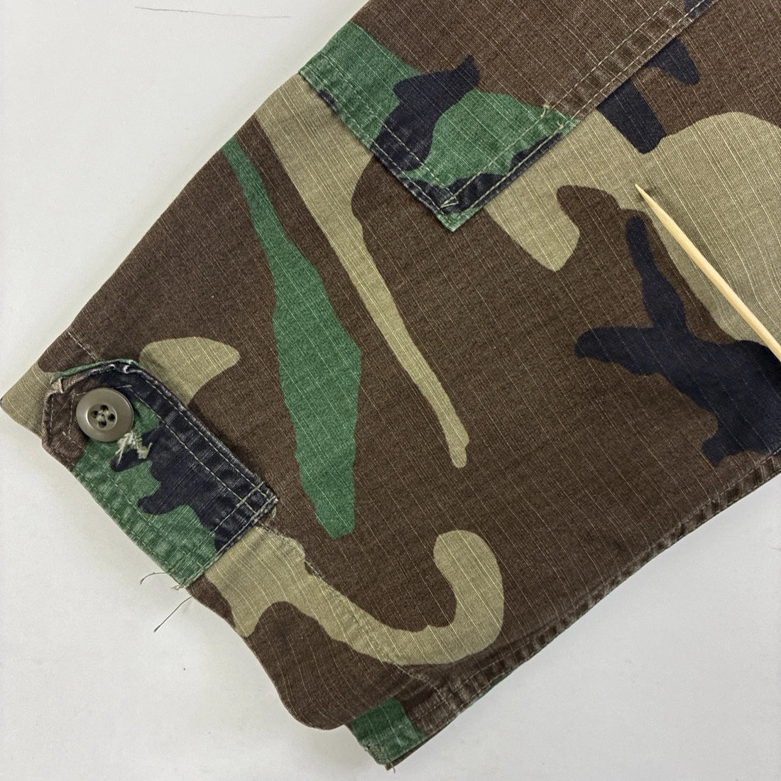 Vintage U.S. Army Hot Weather Woodland Camo Combat Jacket Size Large Long