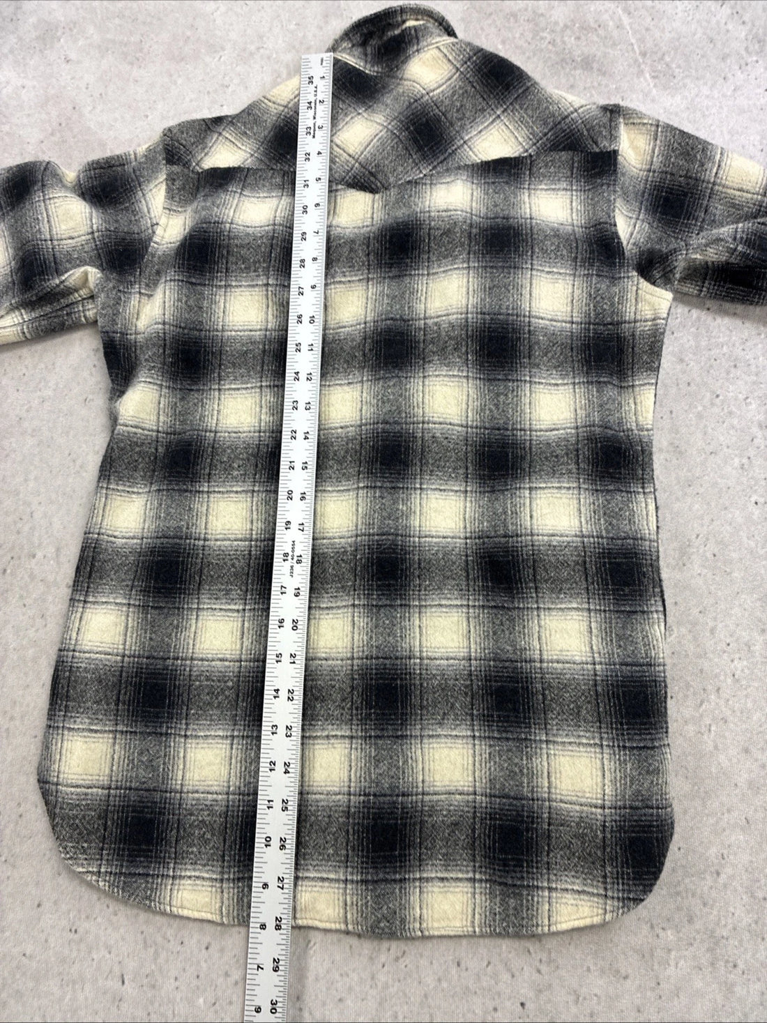 Vintage Pendleton Wool High Grade Western Wear Pearl Snap Shirt Size Medium
