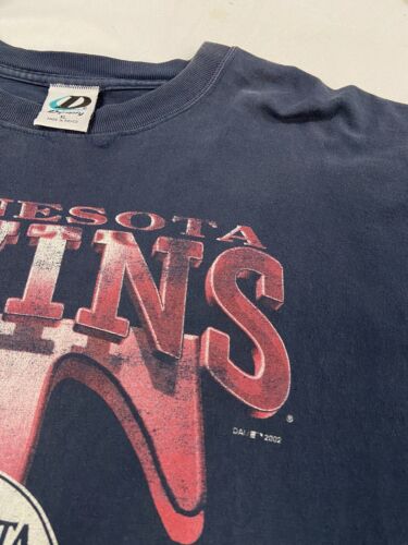 Vintage Minnesota Twins T-Shirt Size XL Blue 2002 MLB