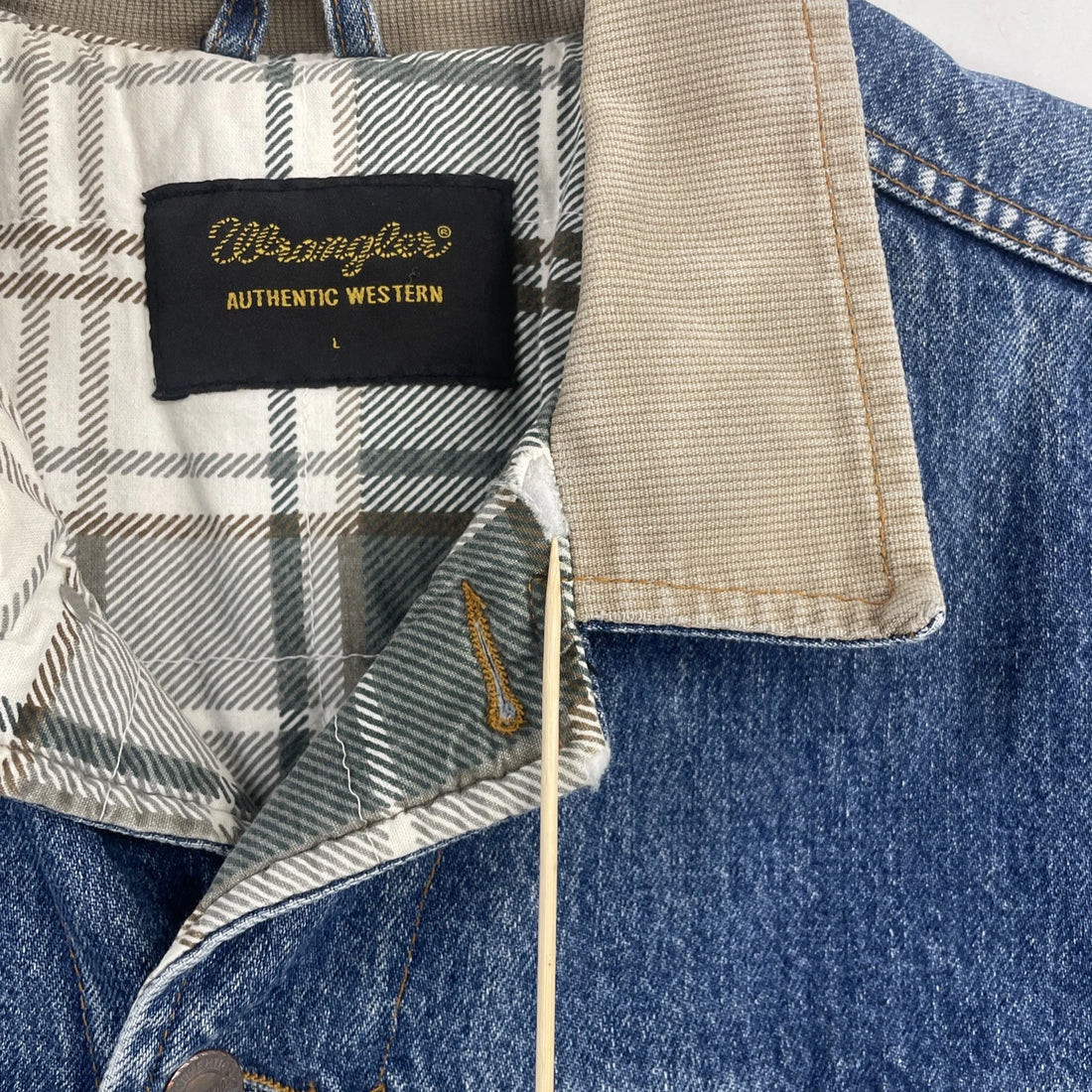 Wrangler Western Denim Trucker Jacket Size Large Blue Plaid Lined