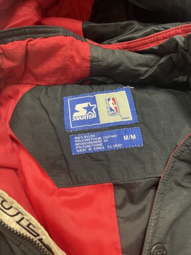 Vintage Chicago Bulls Starter Puffer Jacket Size Medium Insulated NBA