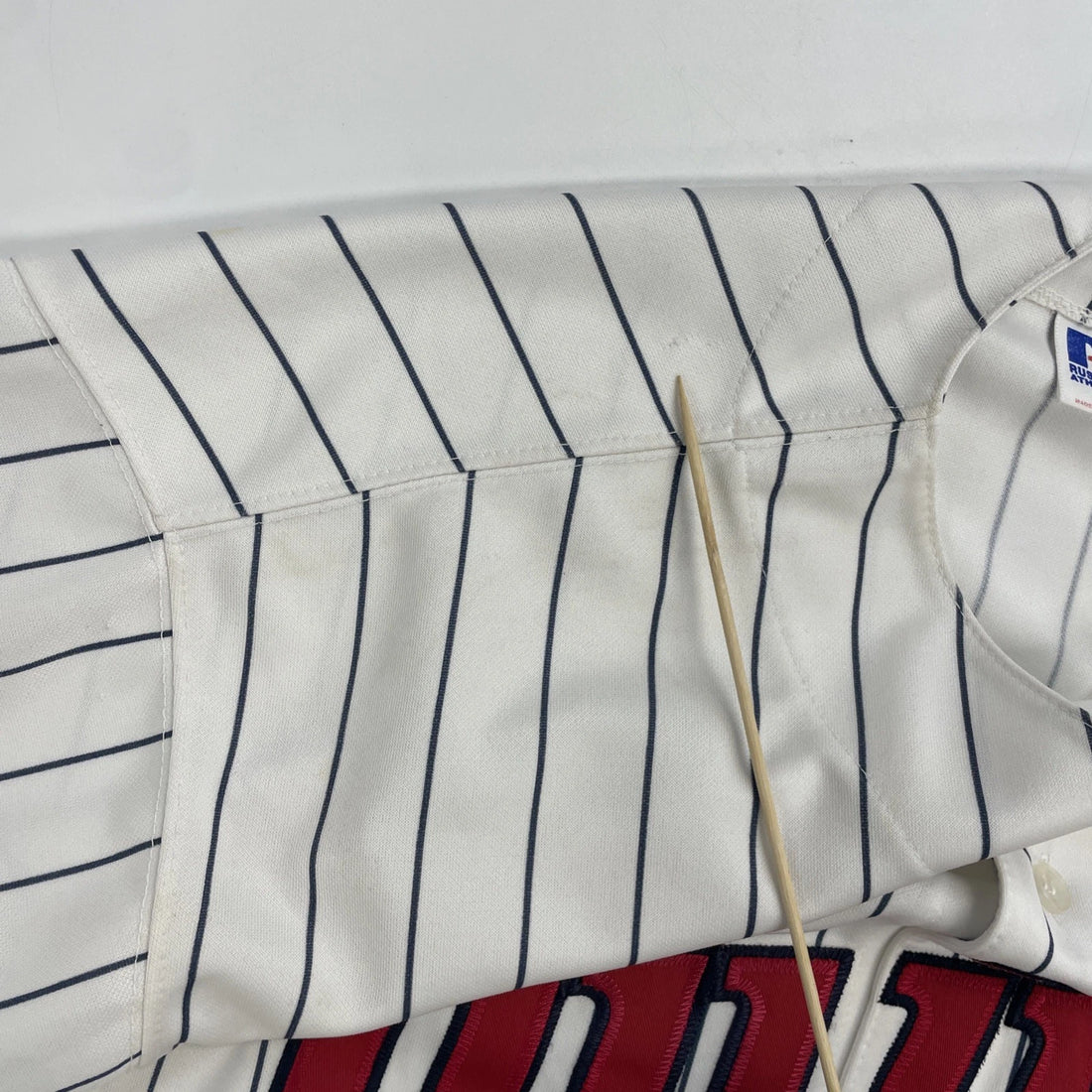 Vintage Minnesota Twins Russell Athletic Jersey Size XL White Pinstripe MLB