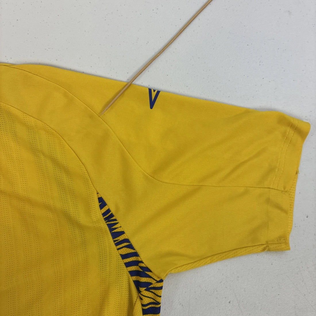 Sweden Umbro Soccer Football Jersey Size XL FIFA
