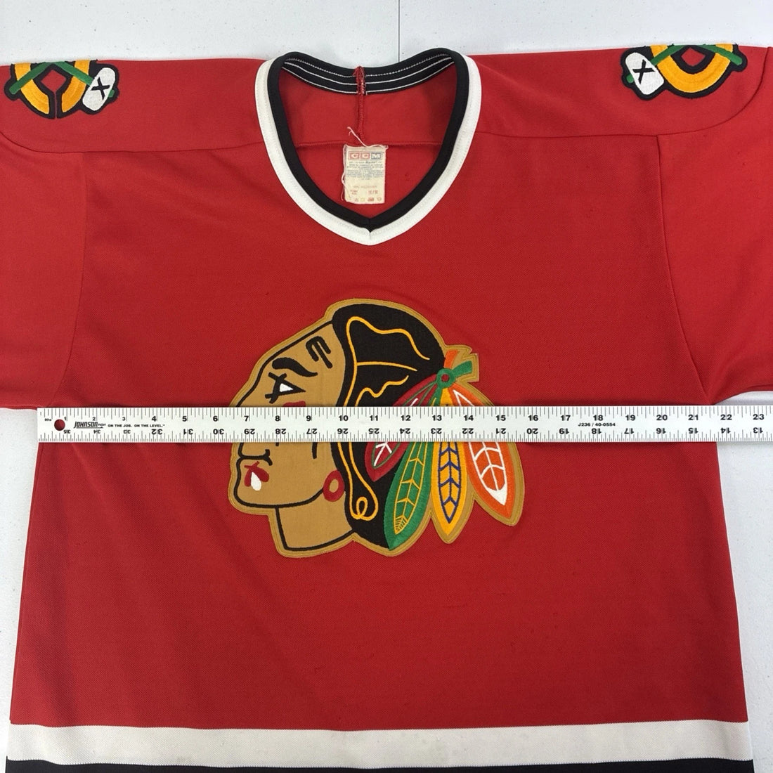 Vintage Chicago Blackhawks CCM Jersey Size Medium 90s NHL