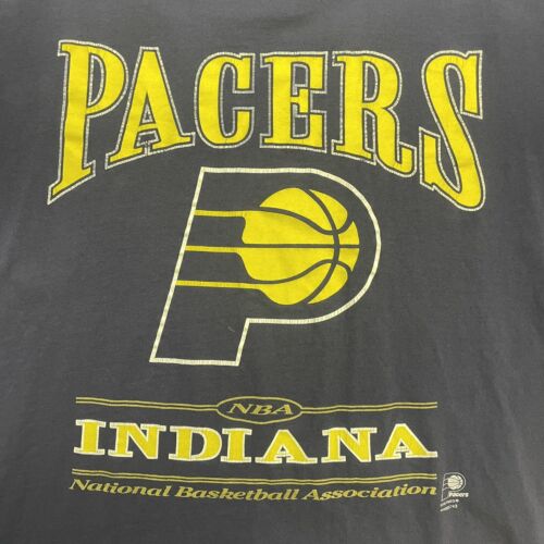 Vintage Indiana Pacers T-Shirt Size Large 90s NBA