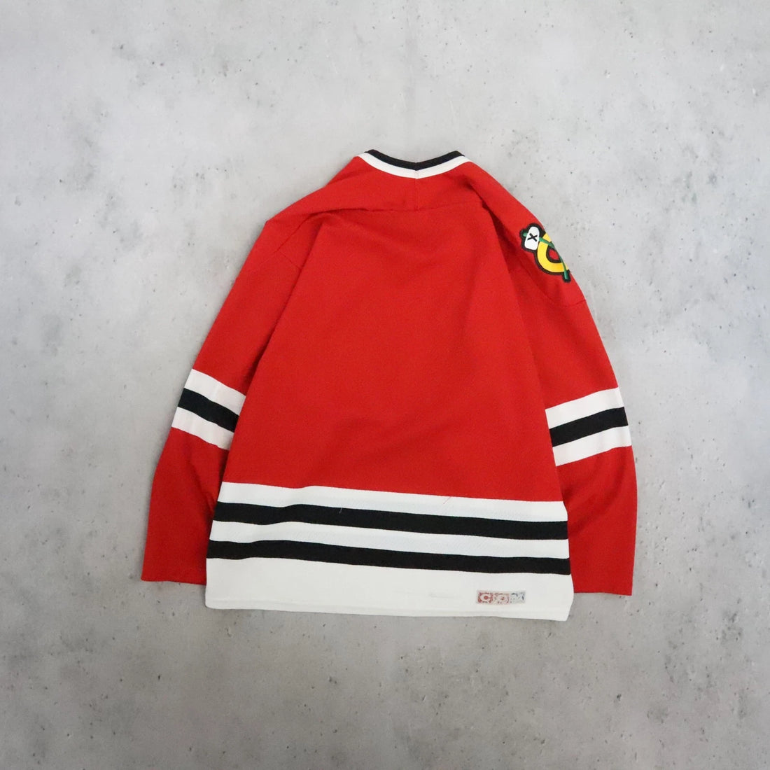 Vintage Chicago Blackhawks CCM Jersey Size Medium NHL