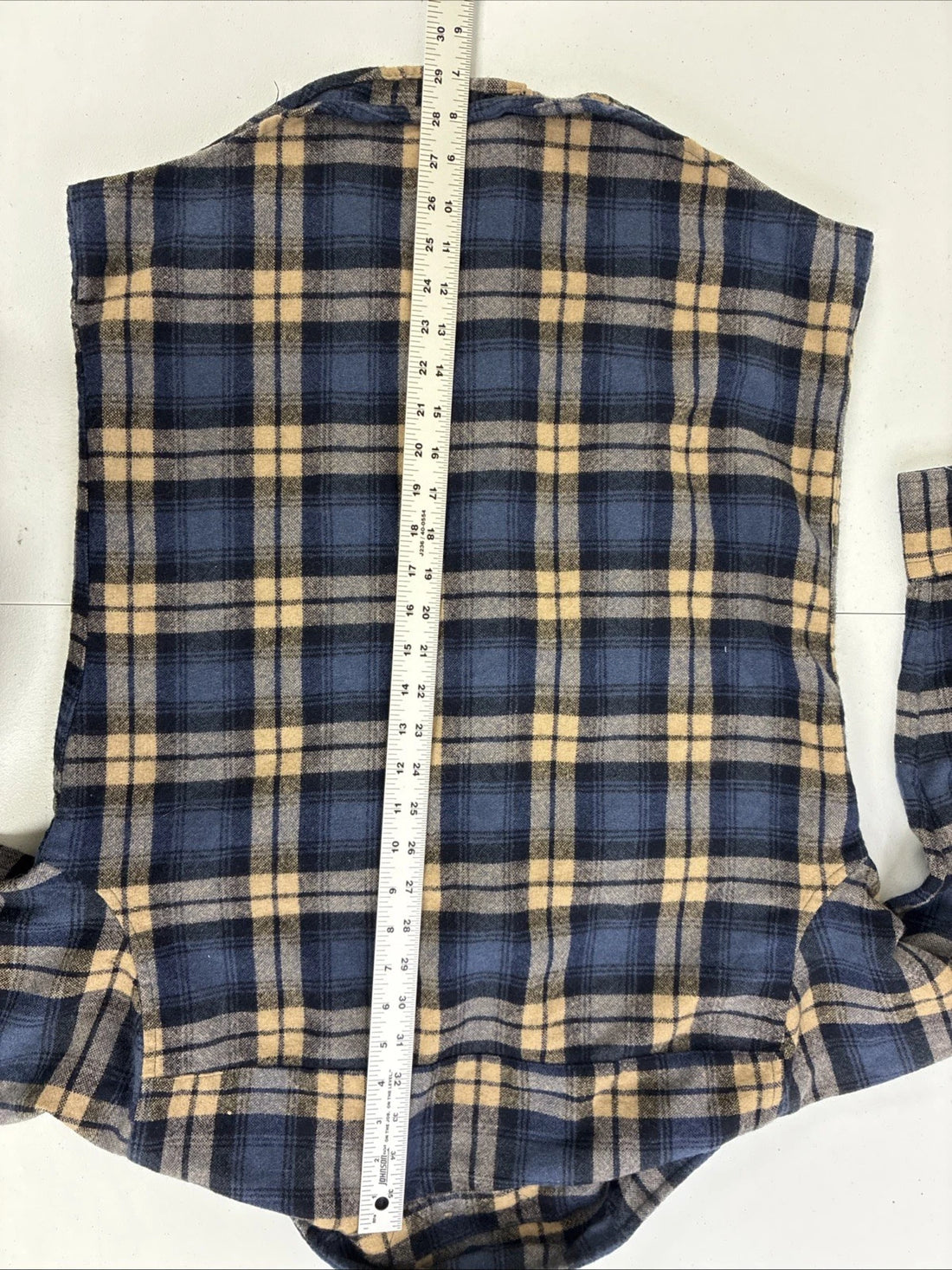 Vintage St John's Bay Wool Button Up Shirt Size Medium Plaid