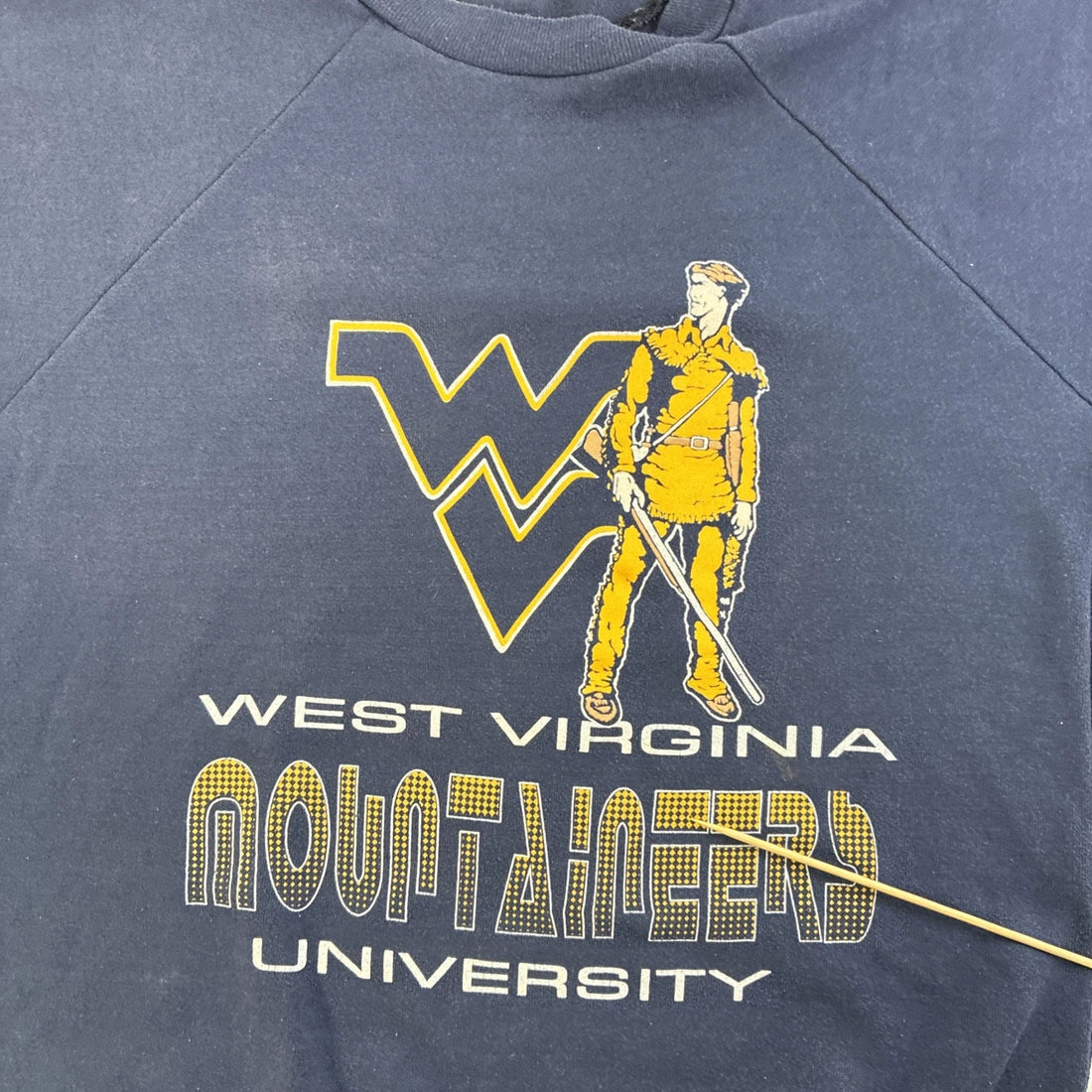 Vintage West Virginia Mountaineers Sweatshirt Size Medium NCAA