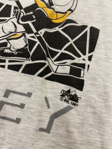 Vintage Pittsburgh Penguins Majestic T-Shirt Size Medium 1993 90s NHL