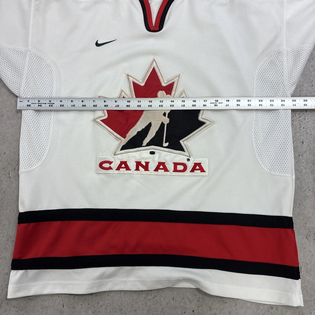 Vintage Team Canada Nike Hockey Jersey Size Large IIHF
