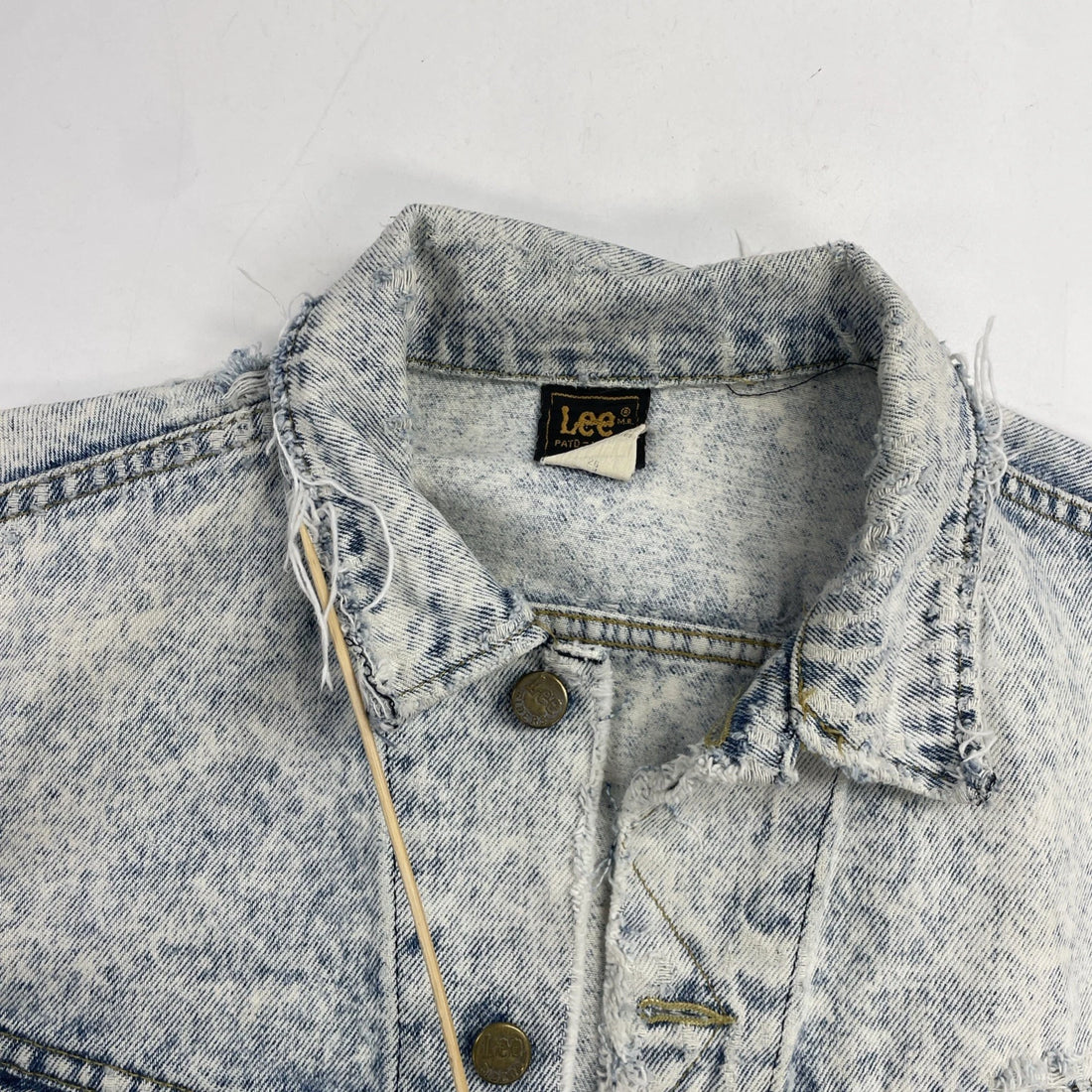 Vintage Lee Acid Wash Denim Trucker Jacket Size Medium PATD 153438 Distressed