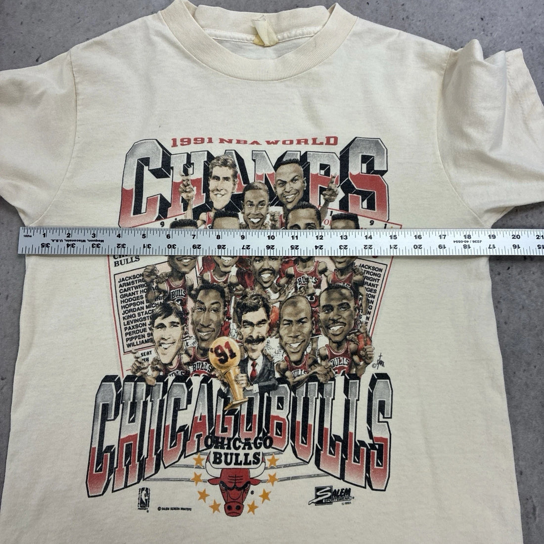Chicago Bulls 1991 Champions Caricature Salem T-Shirt Size Large NBA