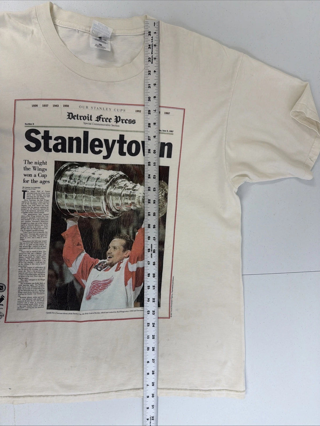 Vintage Detroit Red Wings Stanley Cup Newspaper T-Shirt Size XL 90s NHL