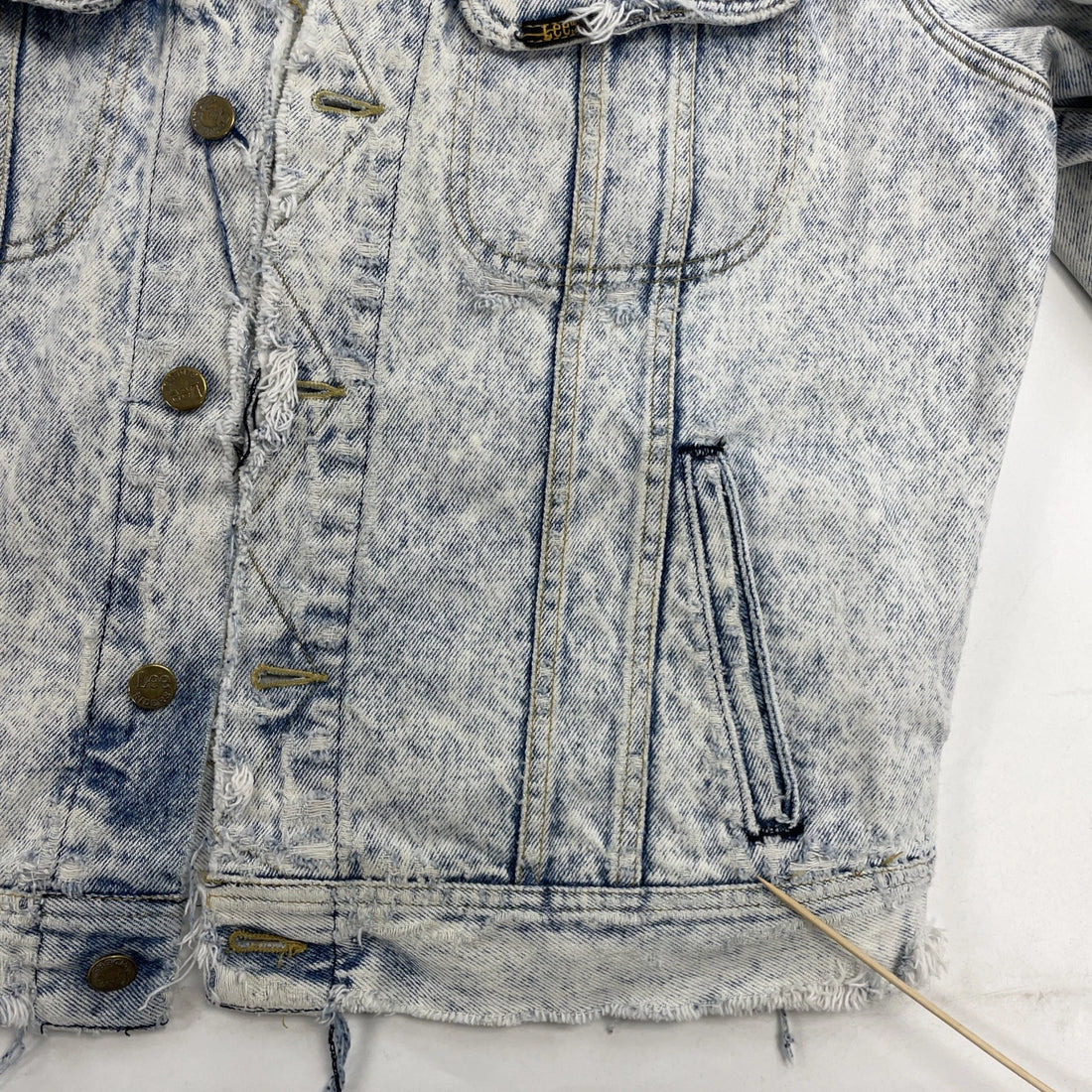 Vintage Lee Acid Wash Denim Trucker Jacket Size Medium PATD 153438 Distressed