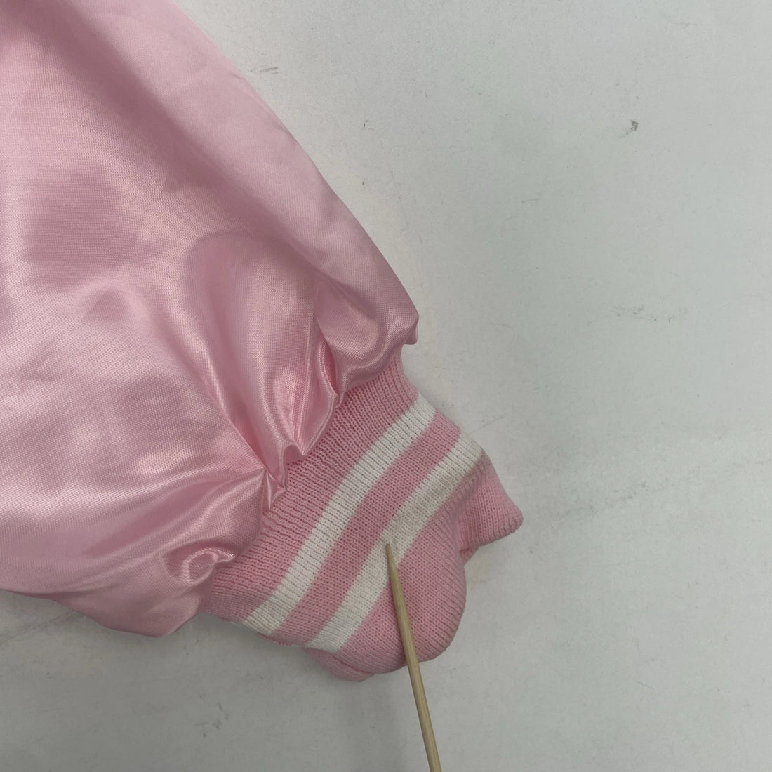 Vintage Dezerland Hot Rod Satin Bomber Jacket Size Large Pink
