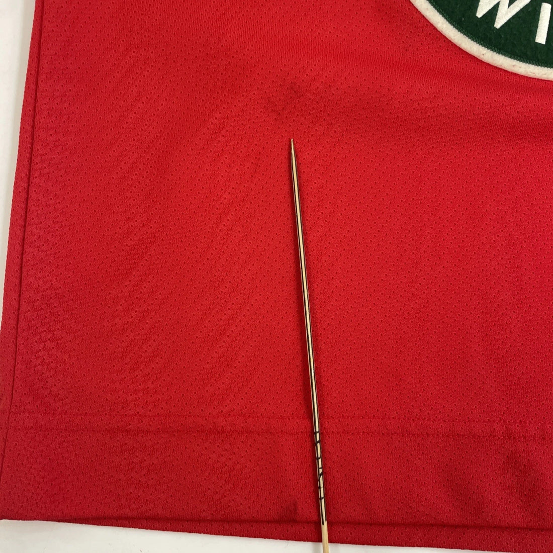 Vintage Minnesota Wild CCM Jersey Size Medium Red Centre Ice NHL