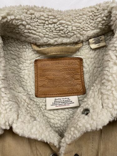 Levi Strauss & Co Premium Corduroy Trucker Jacket Size Large Beige Sherpa Lined