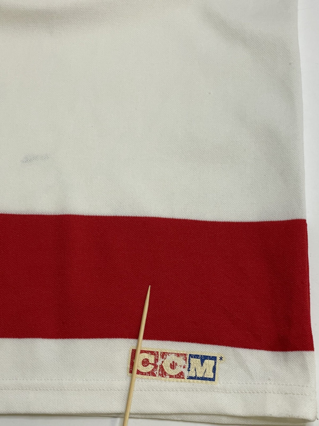 Vintage Detroit Red Wings CCM Hockey Jersey Size Medium NHL