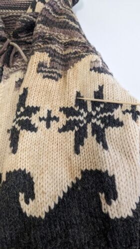 Vintage Snowflake Knit Cowichan Sweater Size Medium