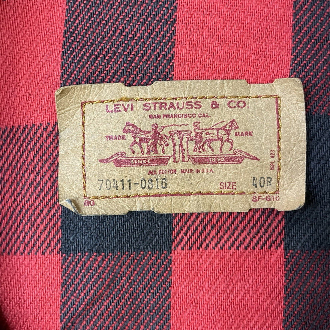 Vintage Levi's Denim Tucker Jacket Size 40R Buffalo Plaid Lined 70411-0816