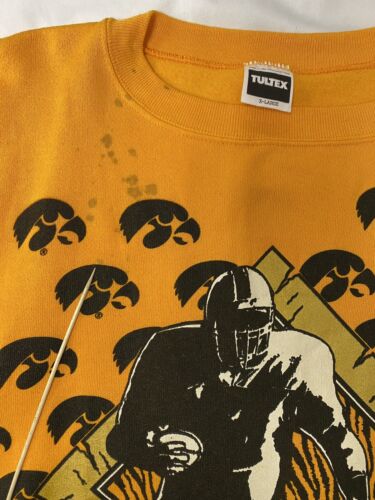 Vintage Iowa Hawkeyes Football Sweatshirt Crewneck Size XL Yellow 90s NCAA