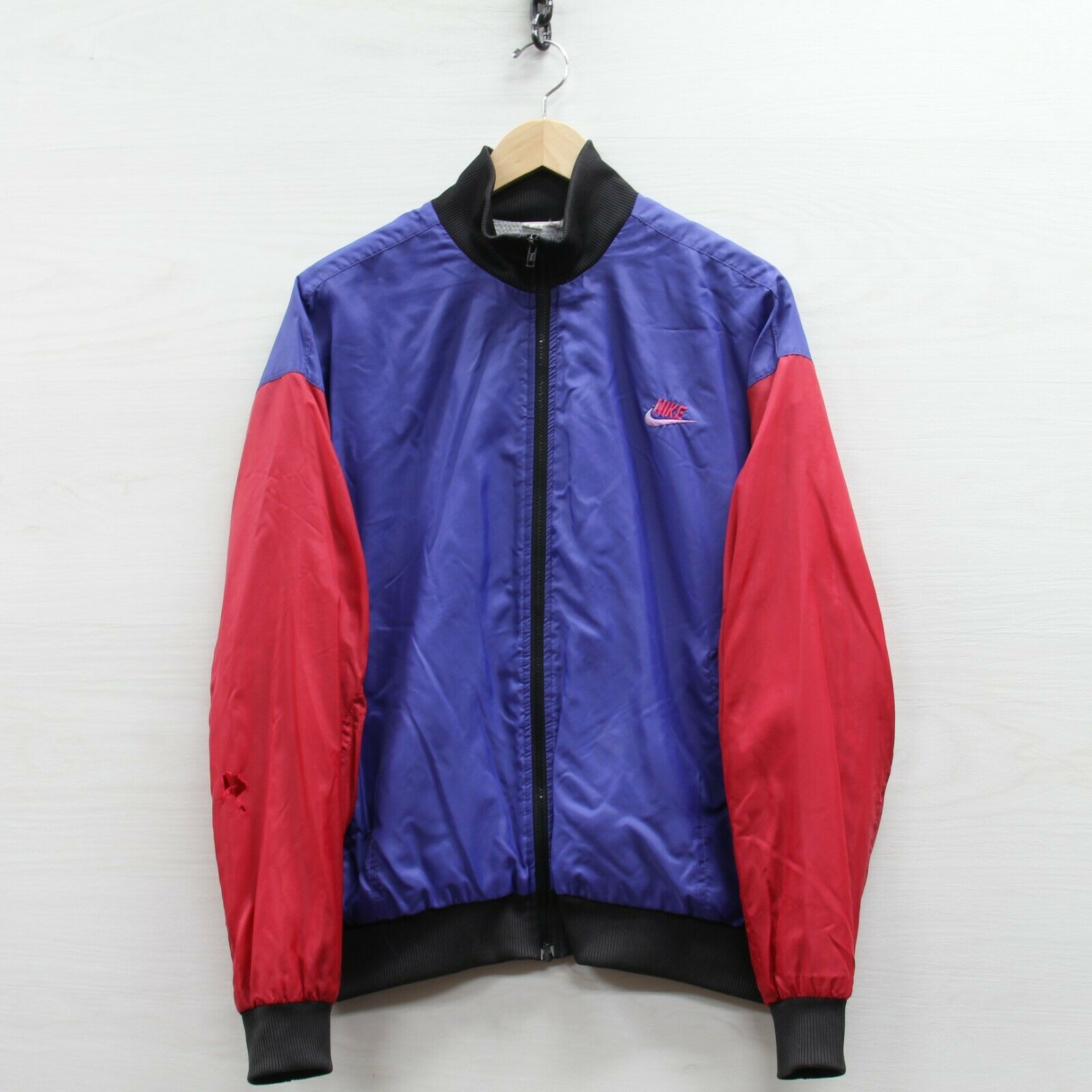 Red vintage nike store windbreaker