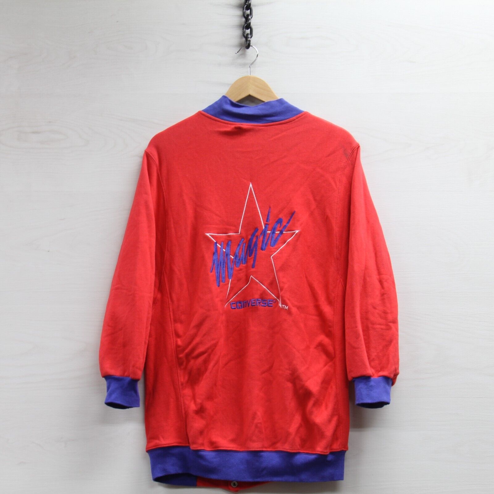 Vintage Magic Johnson buying sweatshirt