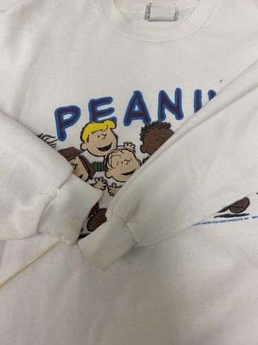 Vintage Charlie Brown Peanuts Sweatshirt Crewneck Size Medium White Cartoon