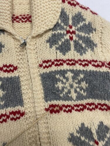 Vintage Snowflake Wool Knit Cowichan Cardigan Sweater Size Medium Winter