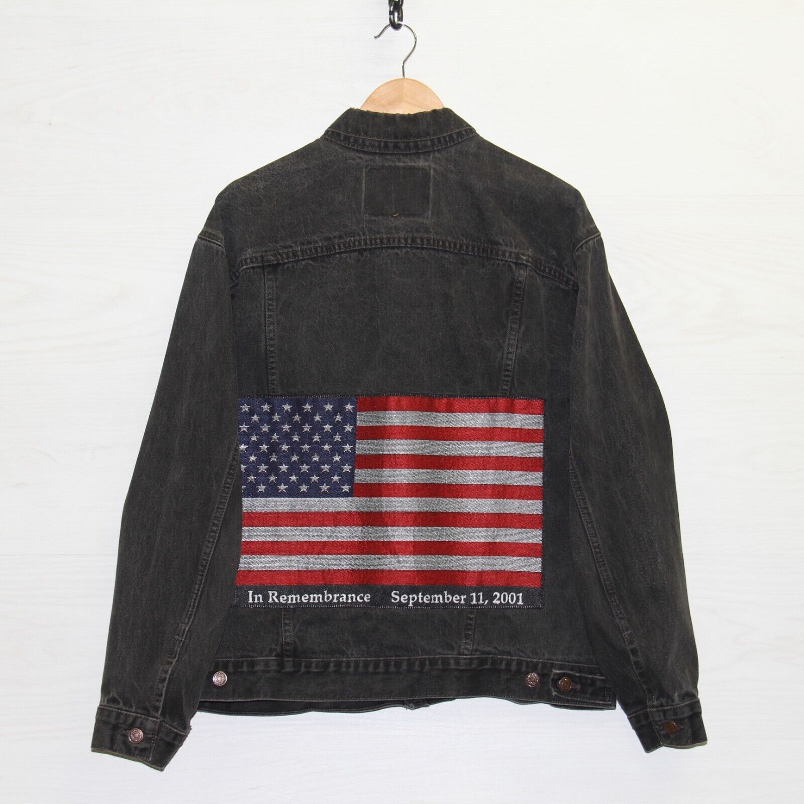 Vintage Levi Strauss & Co Denim Jean Trucker Jacket Large USA Flag